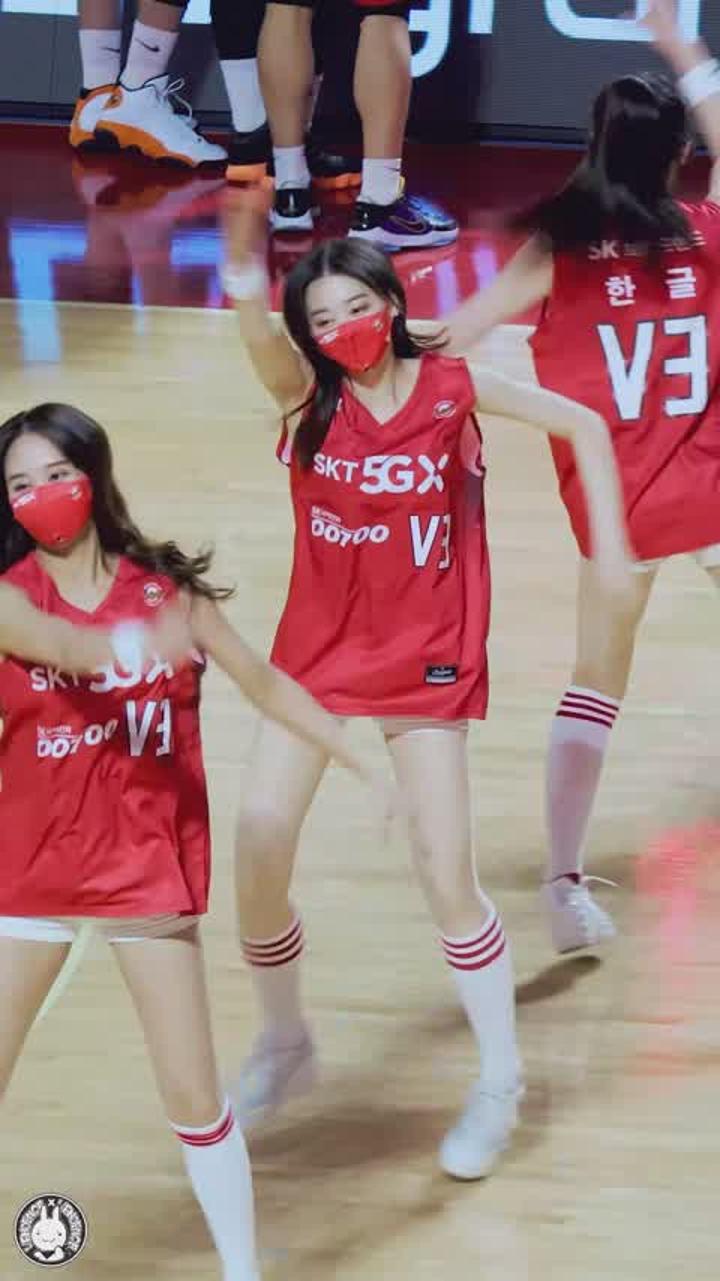 210404 치어리더 김민지 직캠 (2) 비디오 썸네일 이미지