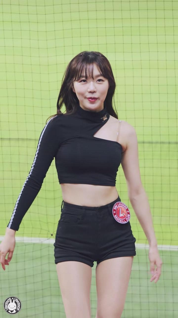 240403 치어리더 이주희 직캠 비디오 썸네일 이미지