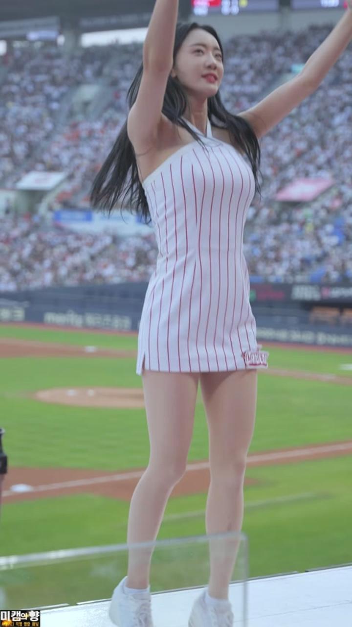 230826 치어리더 이엄지 직캠 (1) 비디오 썸네일 이미지