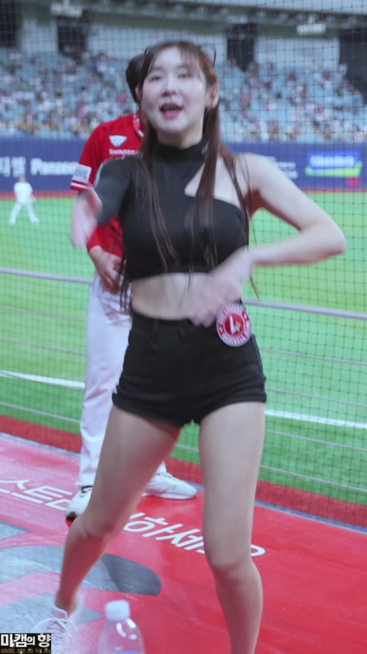 240519 치어리더 박재령 직캠 비디오 썸네일 이미지