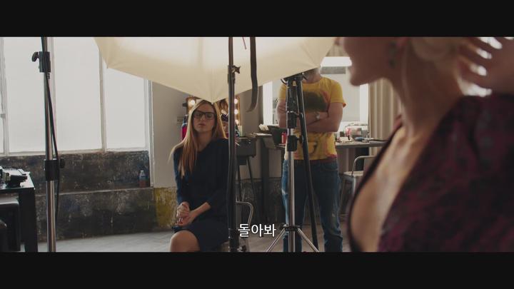 안나 (2019) 1080p 비디오 썸네일 이미지