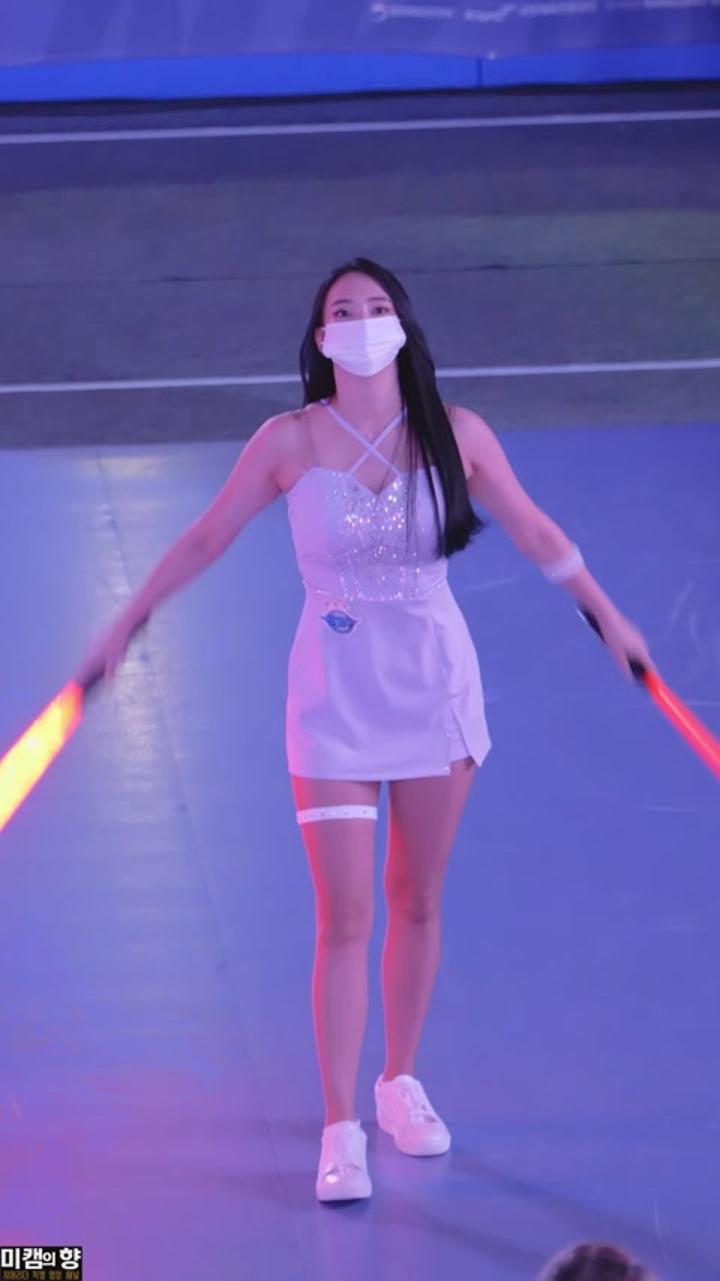 221215 치어리더 이나경 직캠 (1) 비디오 썸네일 이미지