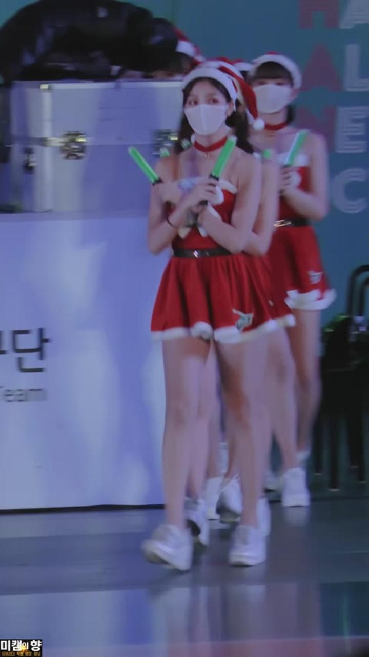 221224 치어리더 유수아, 김한나 직캠 비디오 썸네일 이미지