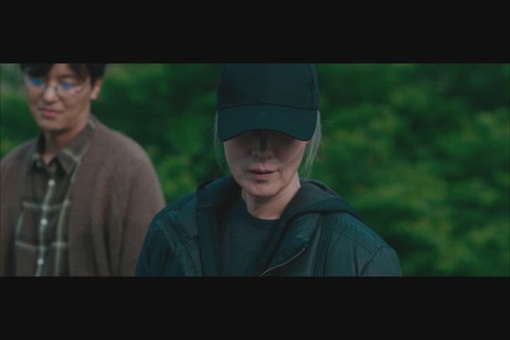 [파과] SD 소설원작 40년 킬러로 살아온 여자와 의문스러운 남자의 숨막히는 대결 비디오 썸네일 이미지