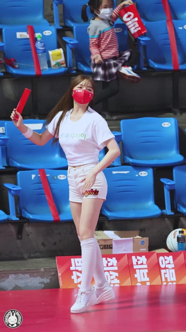 210304 치어리더 이한글 직캠 비디오 썸네일 이미지