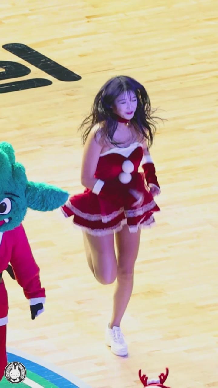231225 치어리더 최석화 직캠 비디오 썸네일 이미지