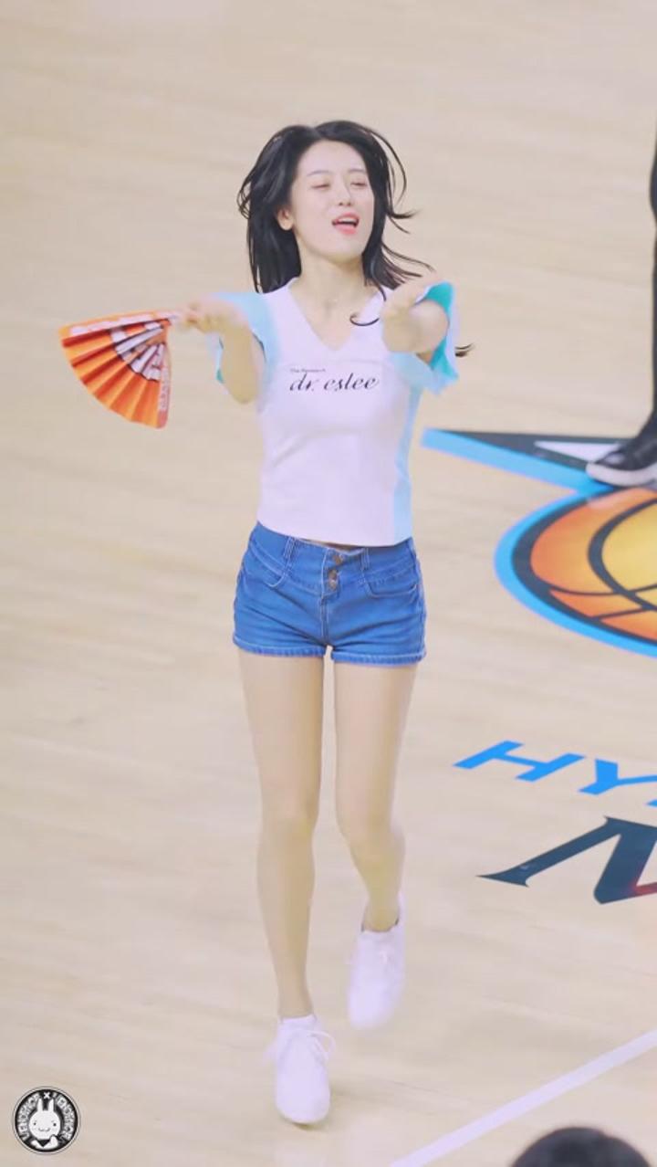 191110 치어리더 신세희 직캠 (3) 비디오 썸네일 이미지