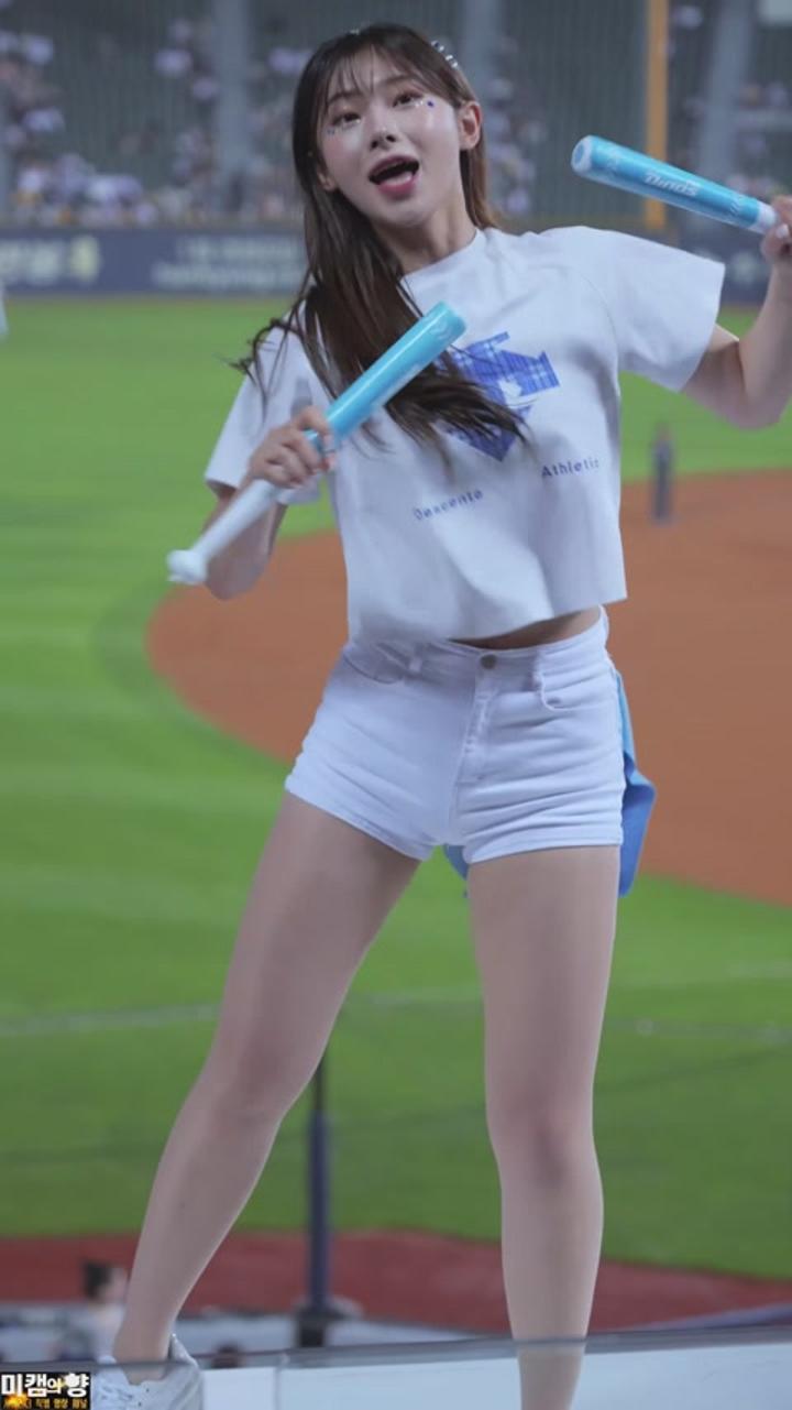 230602 치어리더 김나연 직캠 (3) 비디오 썸네일 이미지