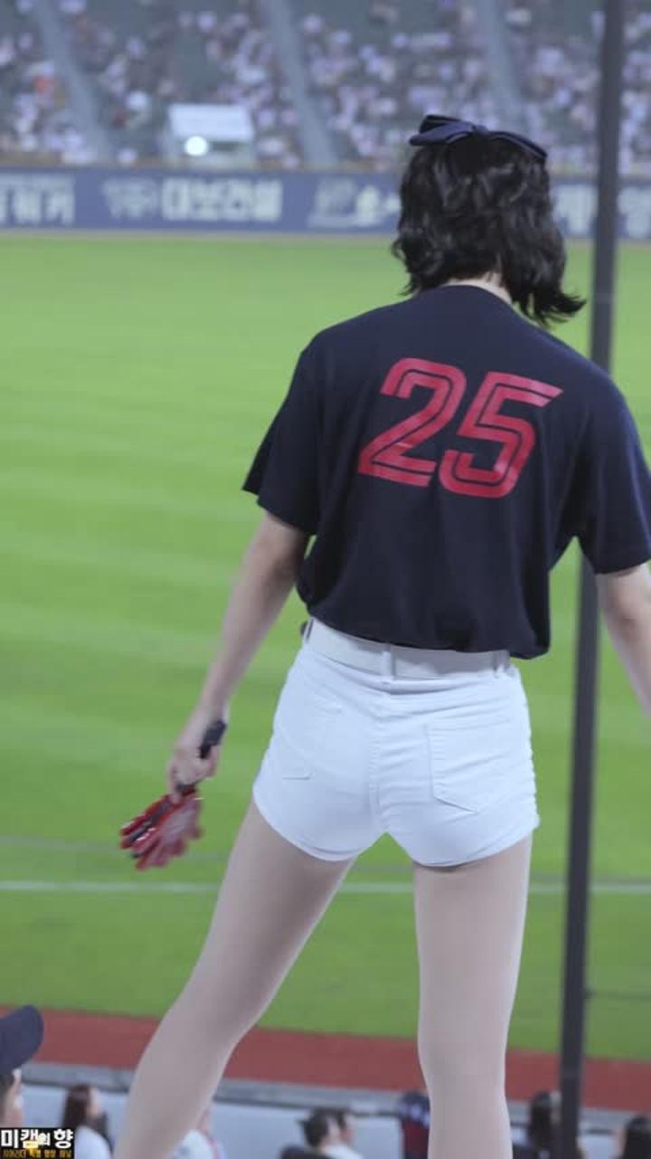 230623 치어리더 김주아 직캠 (3) 비디오 썸네일 이미지