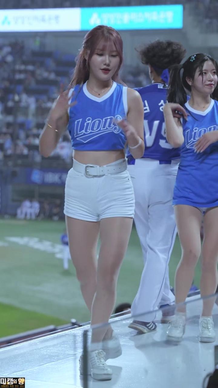230614 치어리더 최홍라 직캠 (4) 비디오 썸네일 이미지