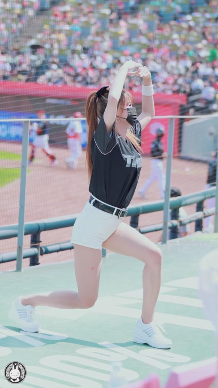220522 치어리더 김한나 직캠 (2) 비디오 썸네일 이미지