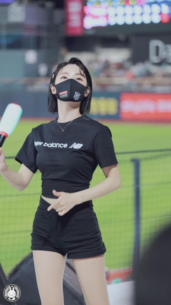 220426 치어리더 정유민 직캠 비디오 썸네일 이미지
