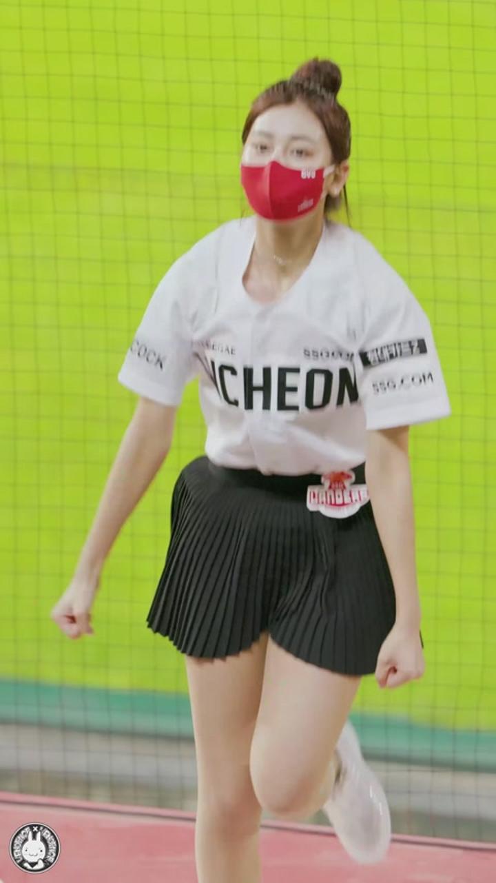 210611 치어리더 목나경 직캠 비디오 썸네일 이미지