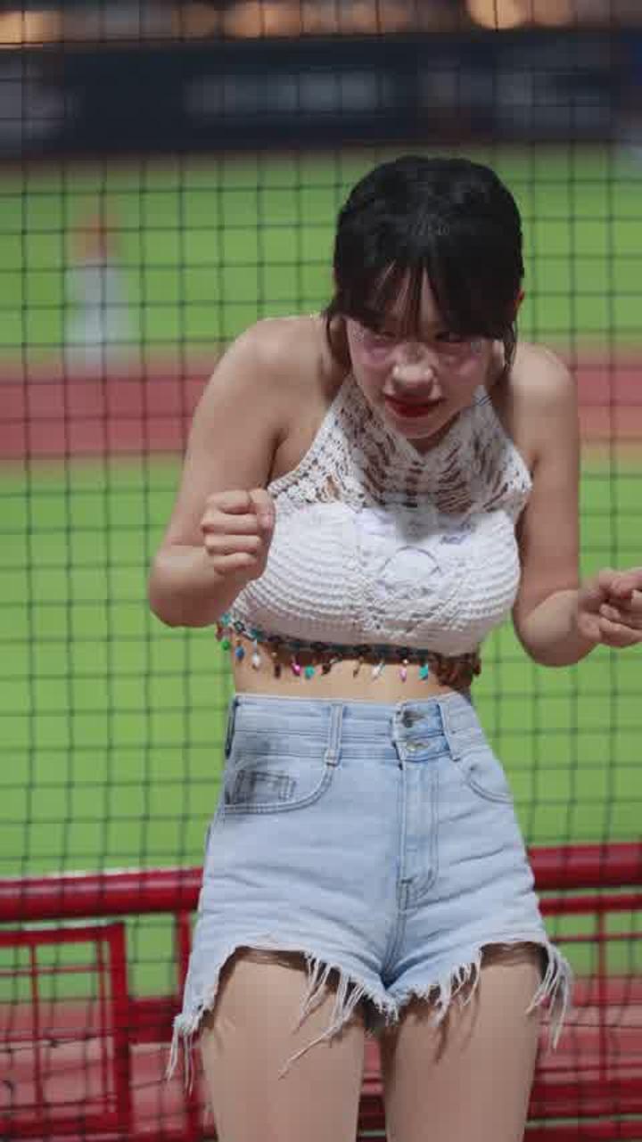 치어리더 이다혜 직캠 Cheerleader (129) 비디오 썸네일 이미지