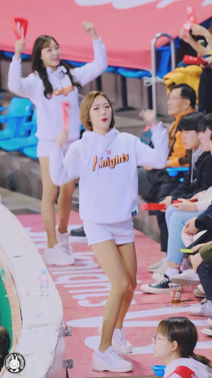 191211 치어리더 윤별하 직캠 비디오 썸네일 이미지