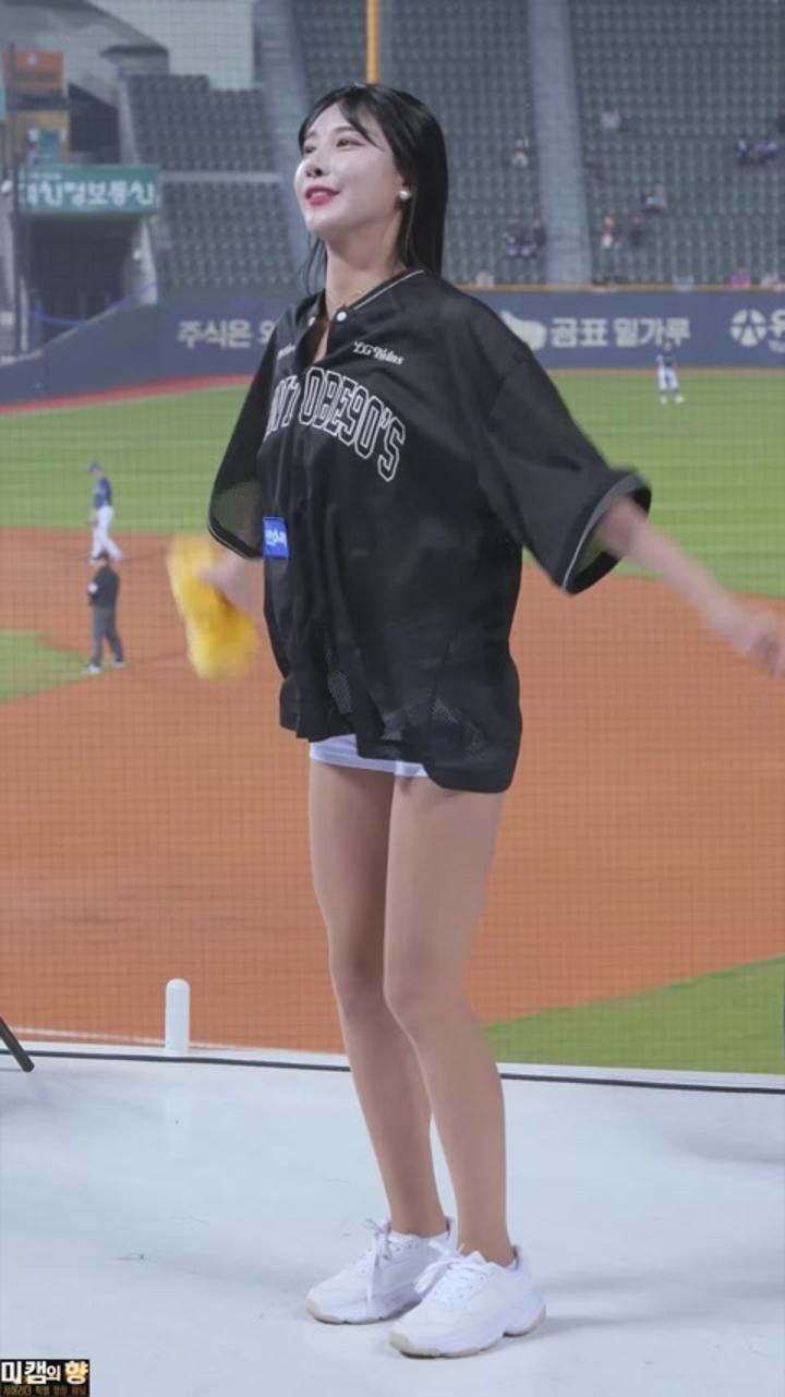 230419 치어리더 원민주 직캠 비디오 썸네일 이미지