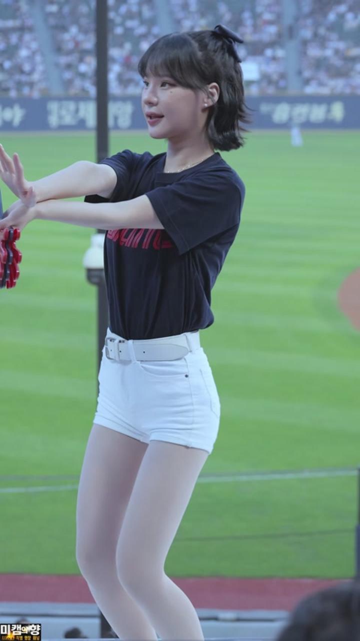 230623 치어리더 김주아 직캠 (2) 비디오 썸네일 이미지