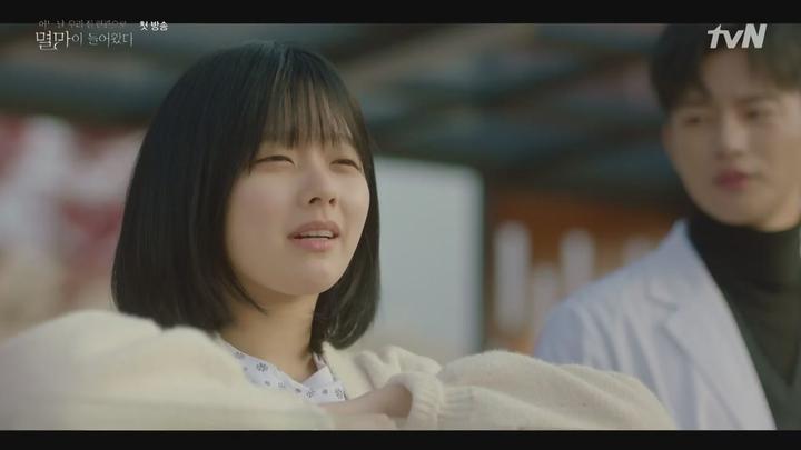 [tvN] 어느 날 우리 집 현관으로 멸망이 들어왔다.E01.210510.720p-NEXT 비디오 썸네일 이미지