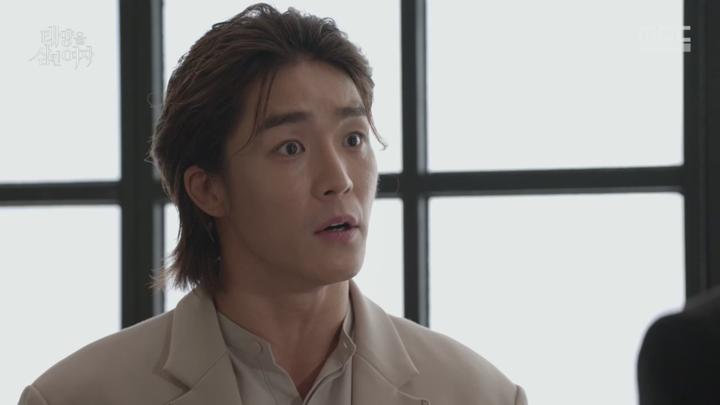 태양을 삼킨 여자.지키고 싶은 사람을 지키지 못한 적 없나요?.E23.250709.720p.H264-F1RST 비디오 썸네일 이미지