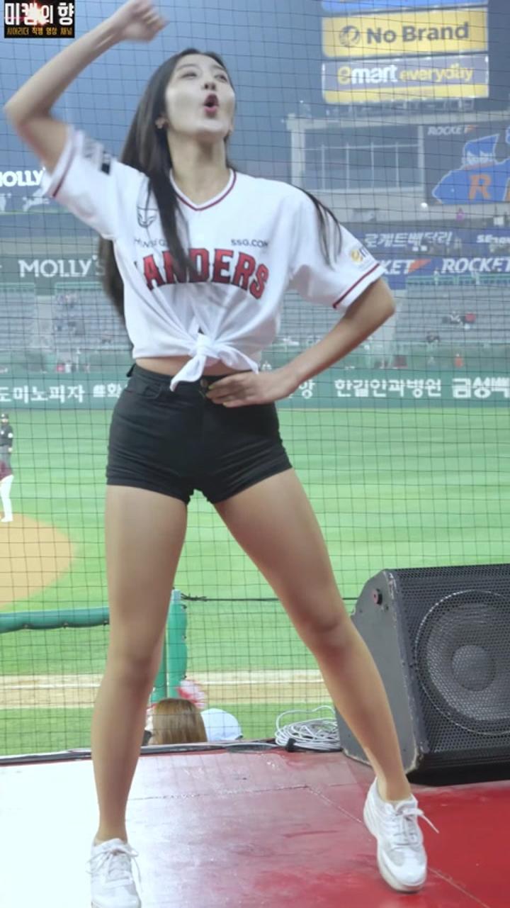 220929 치어리더 목나경 직캠 (1) 비디오 썸네일 이미지