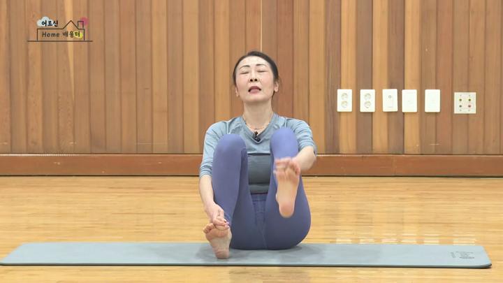 [시니어 요가] 03회. 맨몸 스트레칭(45분 루틴) 비디오 썸네일 이미지