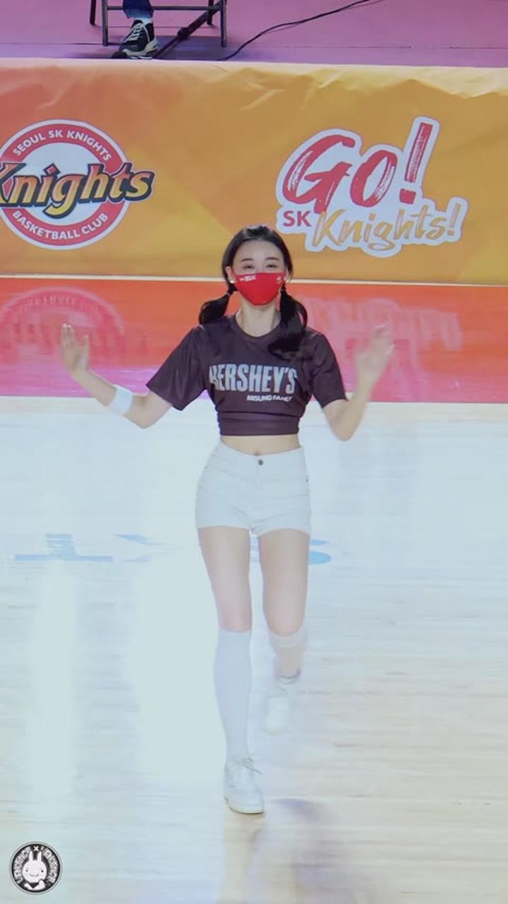 210403 치어리더 김민지 직캠 (5) 비디오 썸네일 이미지