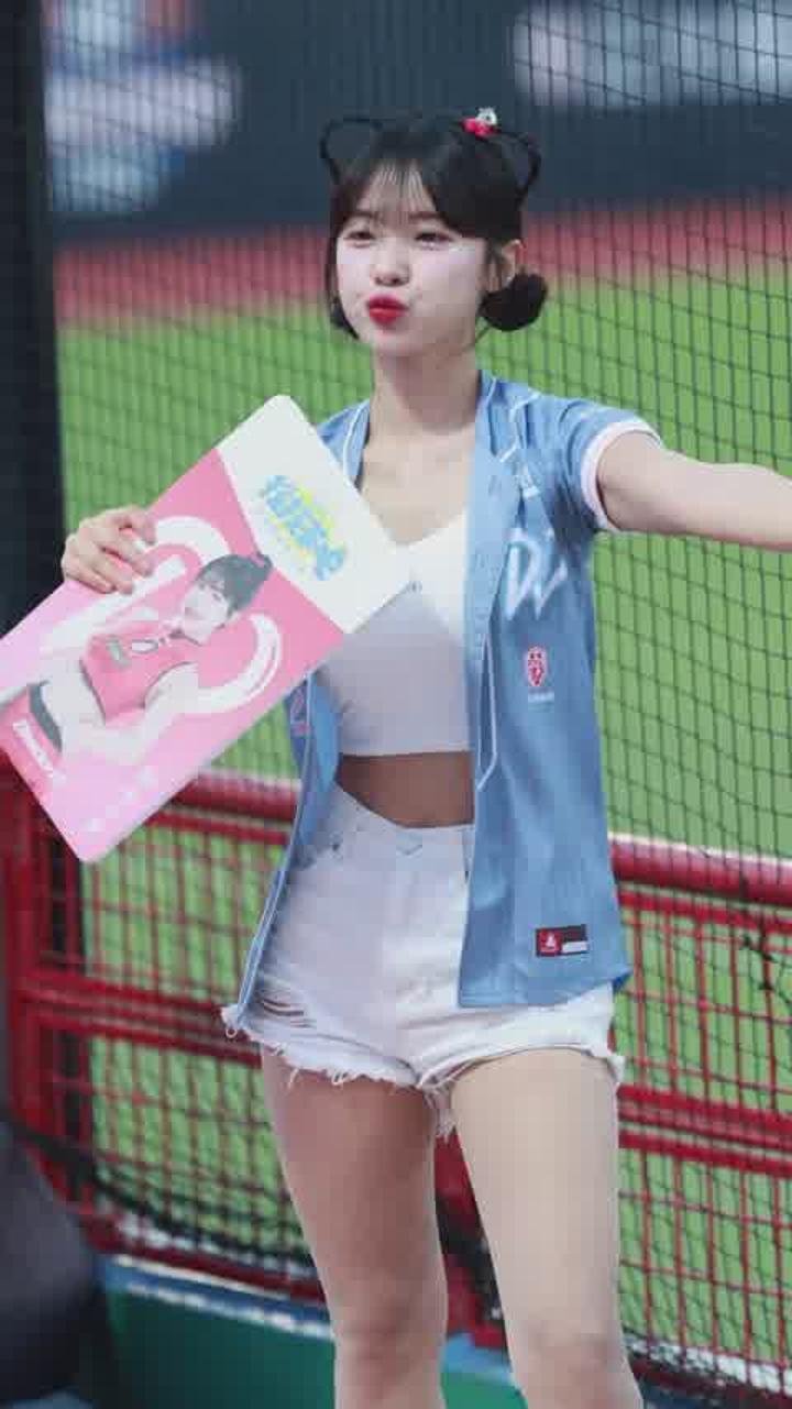 치어리더 이다혜 직캠 Cheerleader (180) 비디오 썸네일 이미지