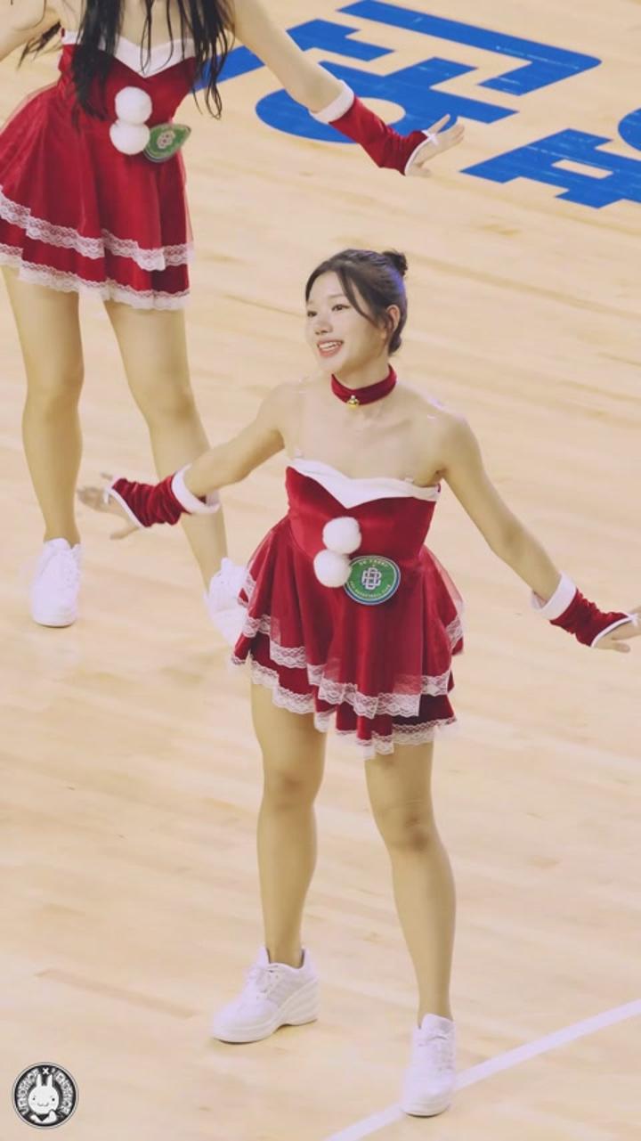 231225 치어리더 김이현 직캠 (2) 비디오 썸네일 이미지