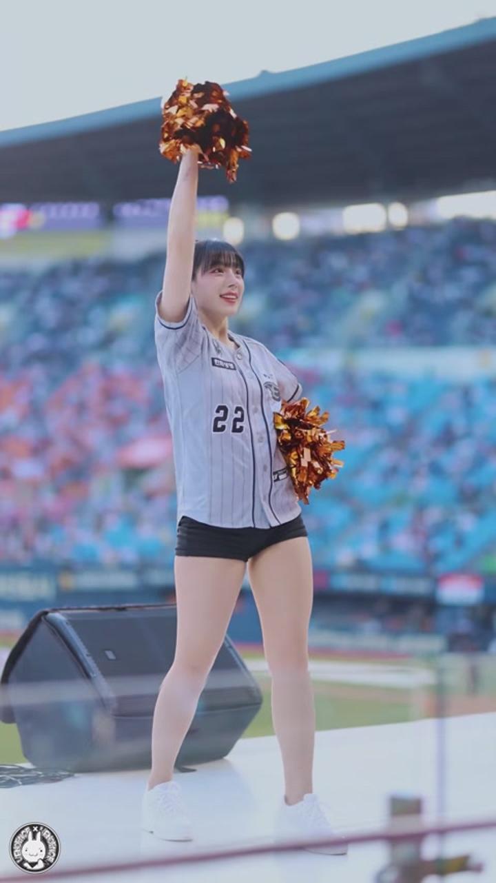 240409 치어리더 하지원 직캠 (2) 비디오 썸네일 이미지