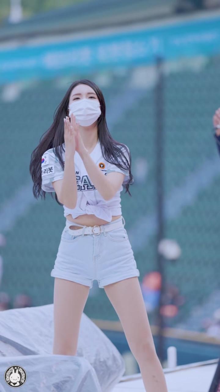 210624 치어리더 천온유 직캠 비디오 썸네일 이미지