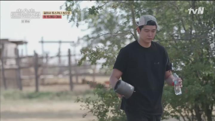 텐트 밖은 유럽.E08.220921.1080p.WANNA 비디오 썸네일 이미지