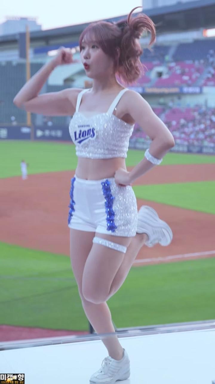 230613 치어리더 최홍라 직캠 (4) 비디오 썸네일 이미지