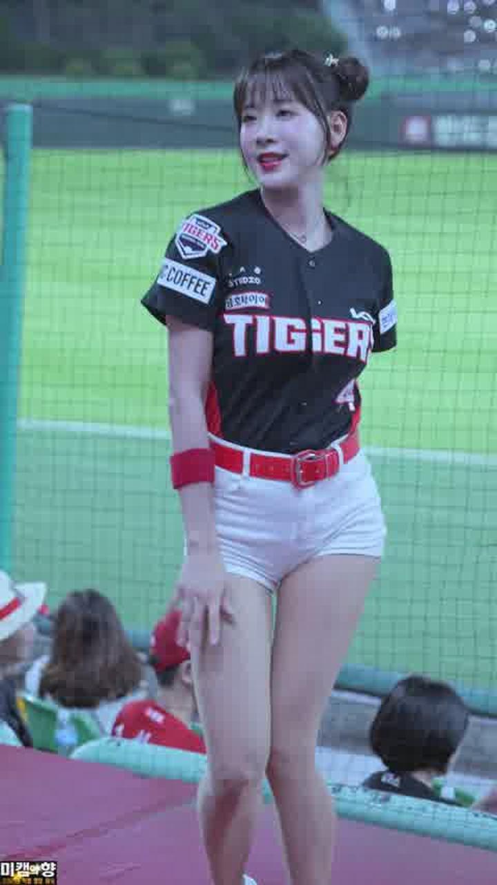 김한나 치어리더 230706 직캠3 비디오 썸네일 이미지