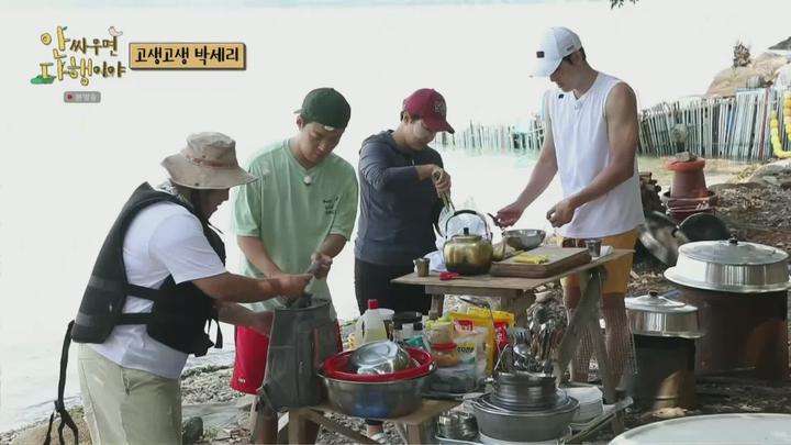 안싸우면 다행이야.E93.220829.1080p.H264-F1RST 비디오 썸네일 이미지