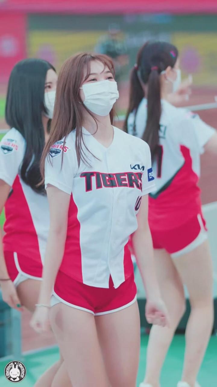 210811 치어리더 유수아 직캠 (3) 비디오 썸네일 이미지