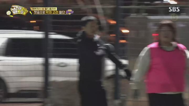 골 때리는 그녀들.E88.230412.1440p.H265-F1RST 비디오 썸네일 이미지