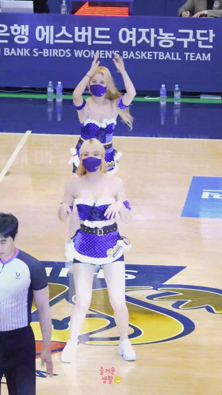 221225 치어리더 이진 직캠 (2) 비디오 썸네일 이미지