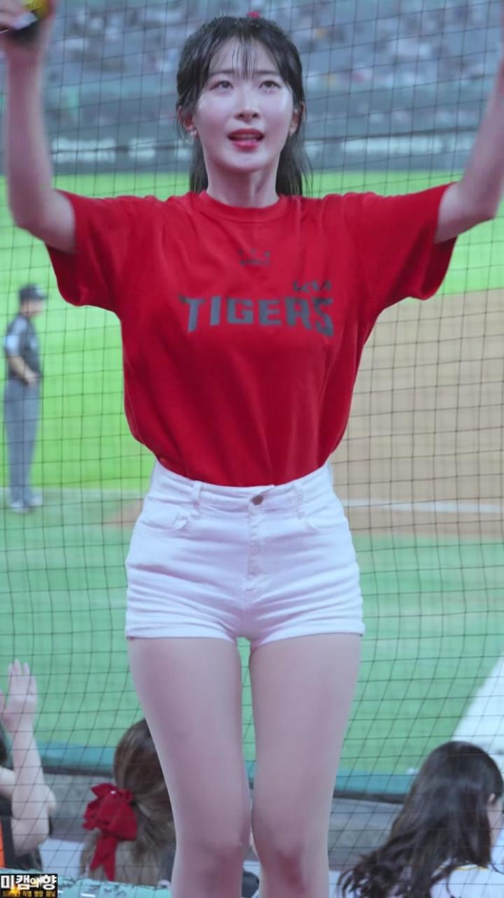 230705 치어리더 김민기 직캠 (1) 비디오 썸네일 이미지