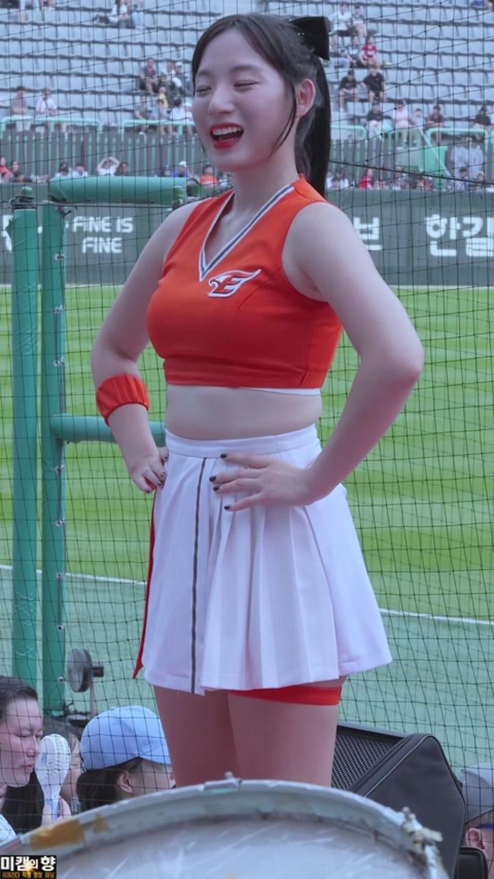 230730 치어리더 하지원 직캠 비디오 썸네일 이미지