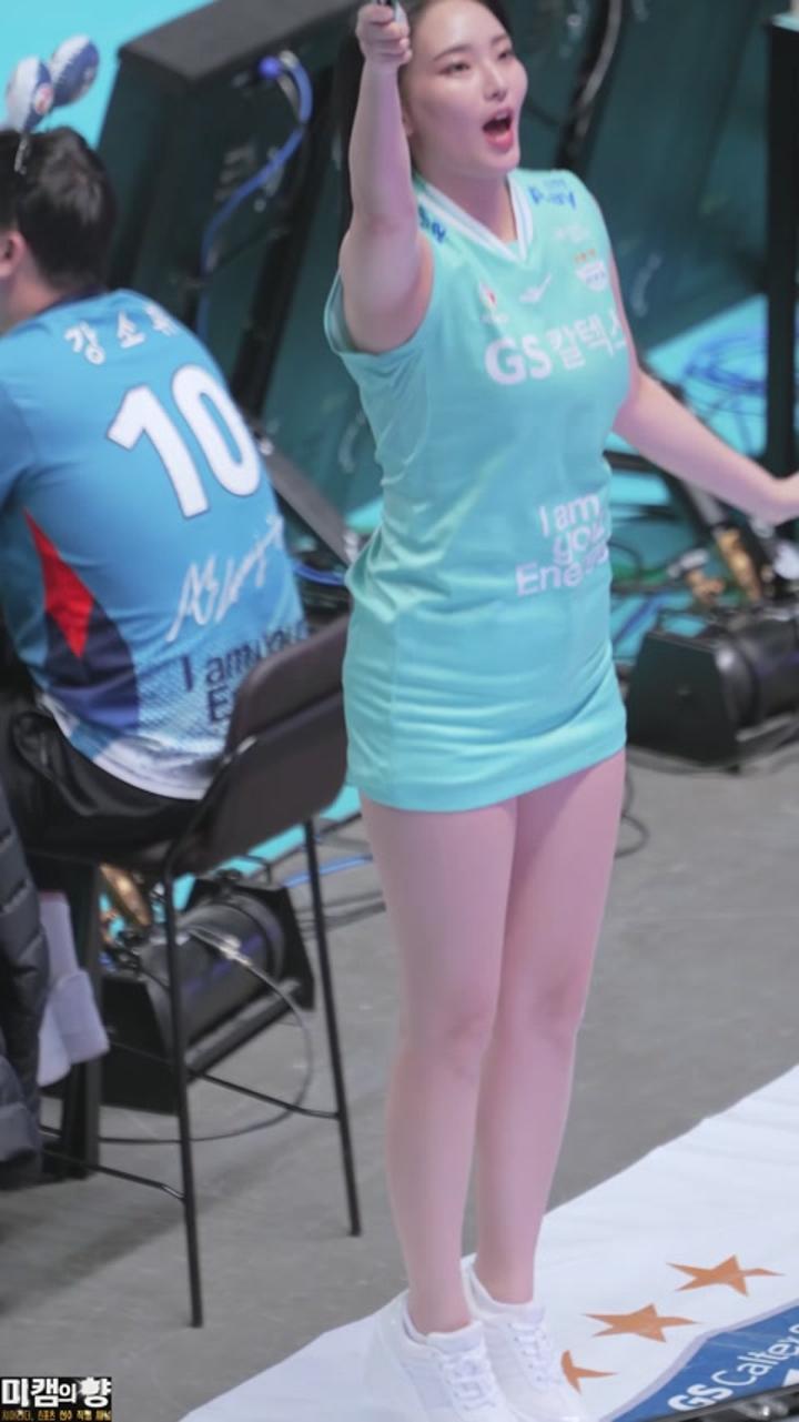 240310 치어리더 이나경 직캠 비디오 썸네일 이미지