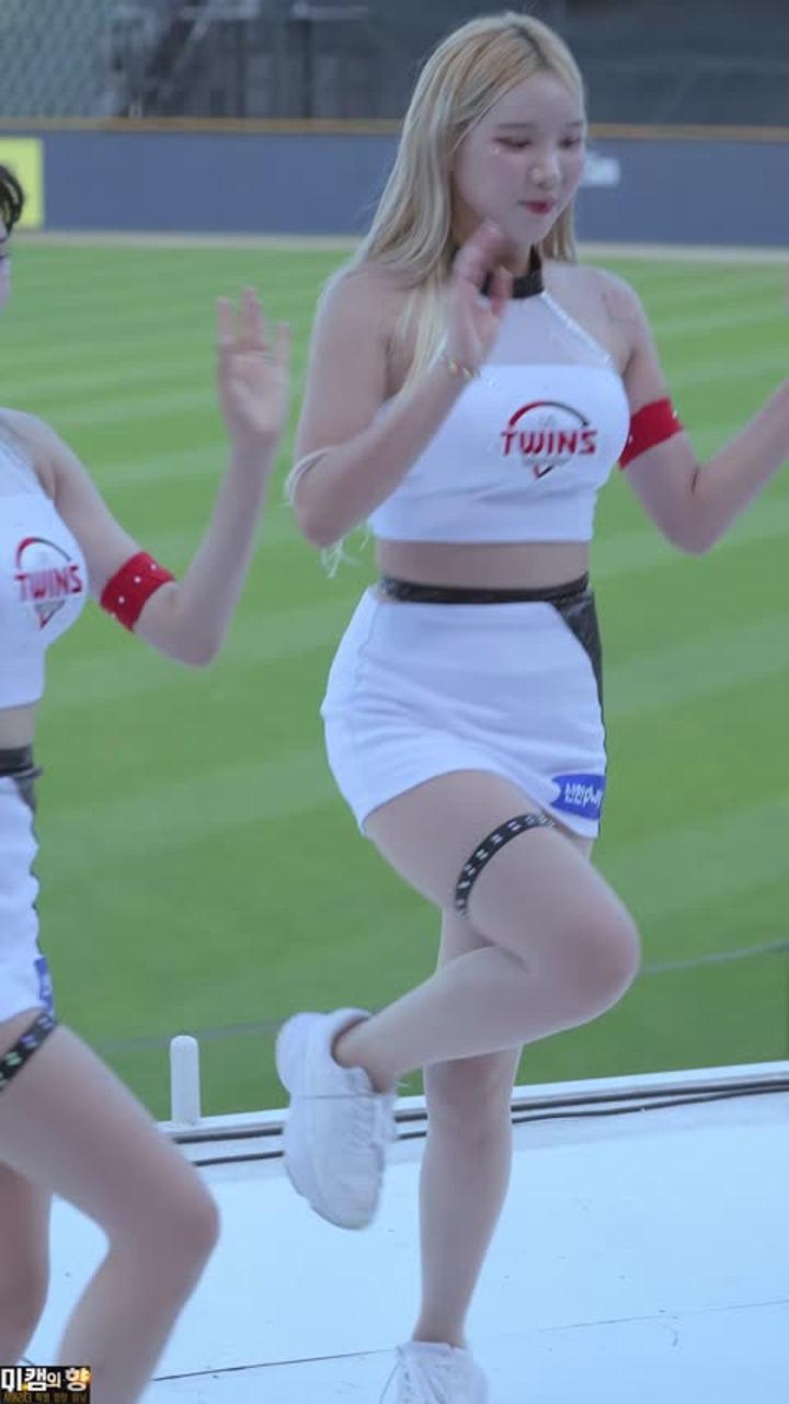 230802 치어리더 이진 직캠 (2) 비디오 썸네일 이미지