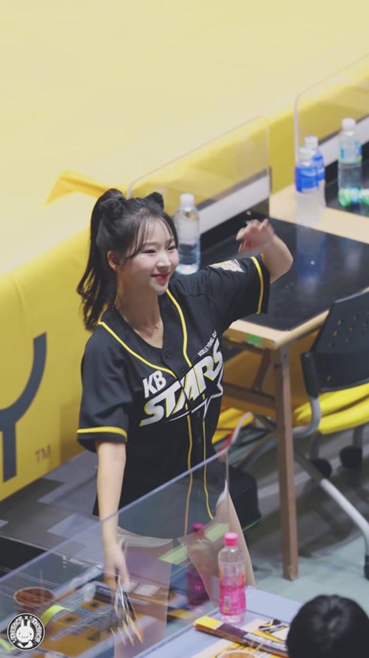 241109 치어리더 이연진 직캠 비디오 썸네일 이미지