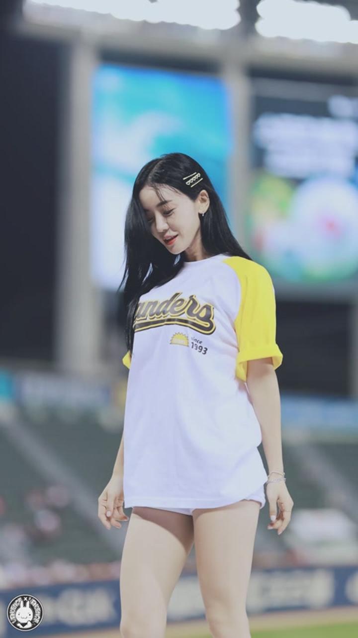 230825 치어리더 이엄지 직캠 (1) 비디오 썸네일 이미지