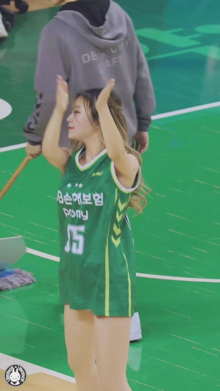 231217 치어리더 박세인 직캠 비디오 썸네일 이미지