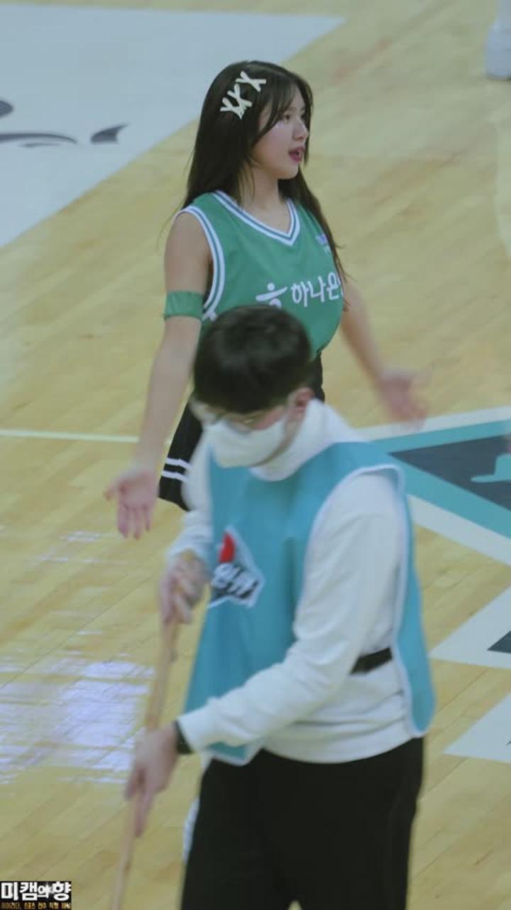 231203 치어리더 염세빈 직캠 (3) 비디오 썸네일 이미지