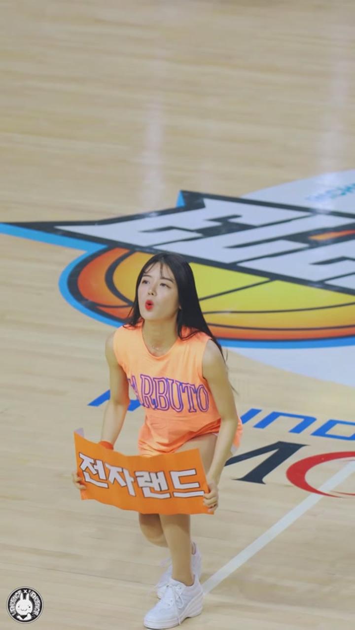 200114 치어리더 신세희 직캠 (2) 비디오 썸네일 이미지