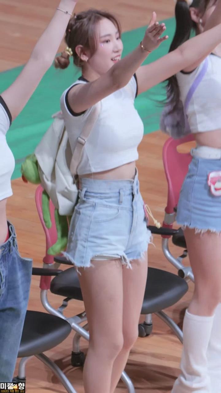 230219 치어리더 차예나 직캠 비디오 썸네일 이미지