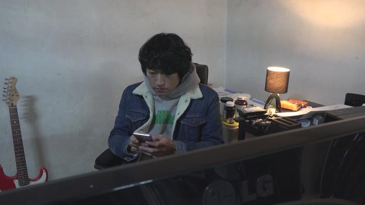 [어린여동생2] 질 깊숙히 넣자 신음하고 즐기는 친구의 여동생!!!
