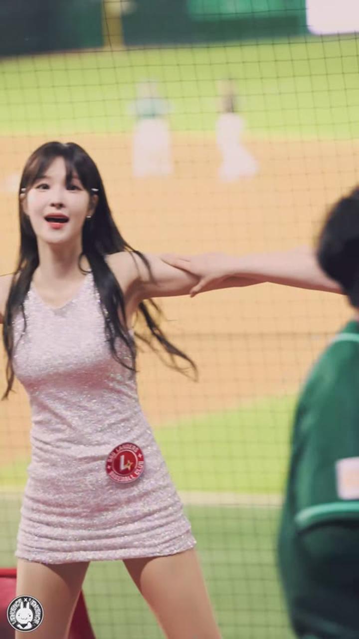 240427 치어리더 유보영 직캠 비디오 썸네일 이미지