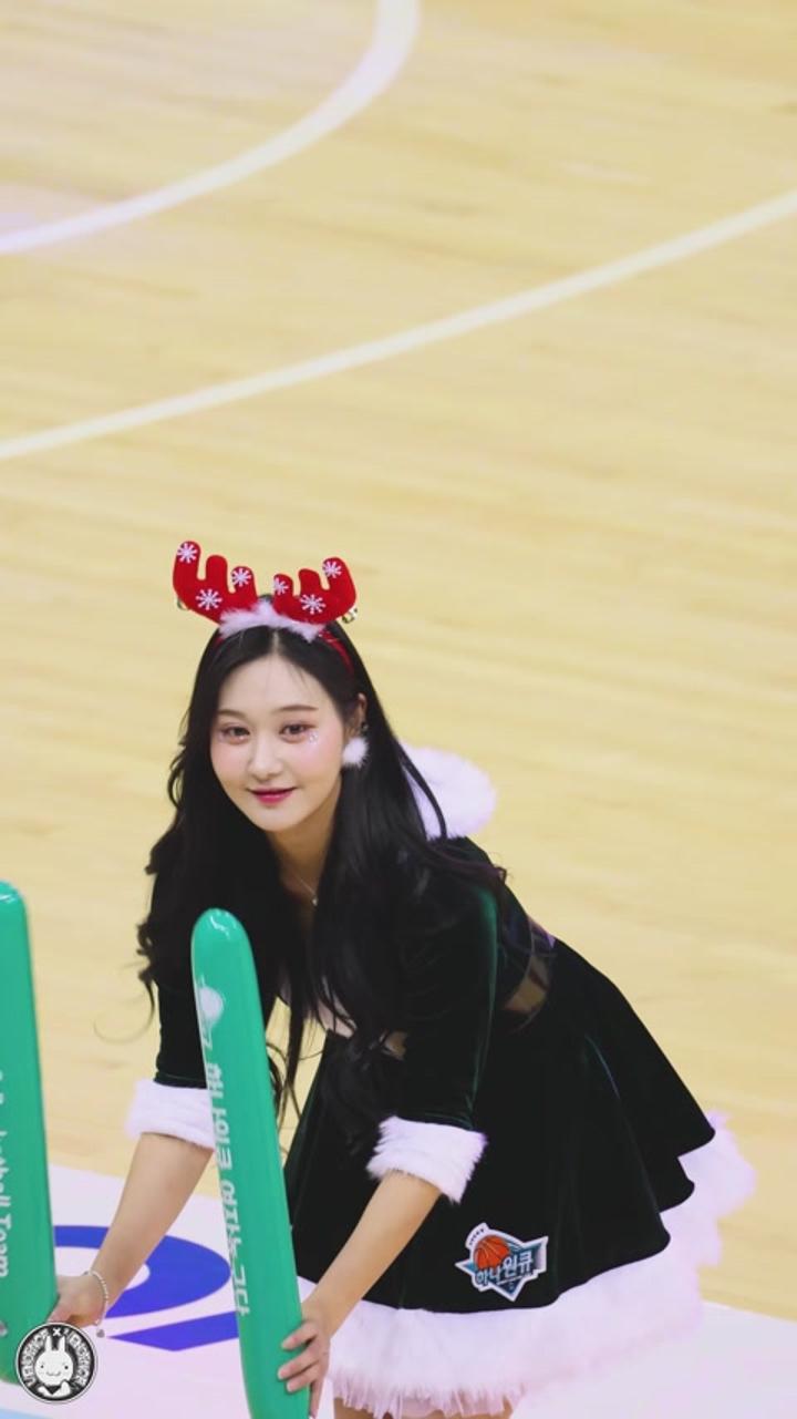 231221 치어리더 유세리 직캠 비디오 썸네일 이미지